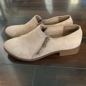 American Eagle Outfitters Tan Dual Zip Low Ankle Boots Booties Size 7 1/2